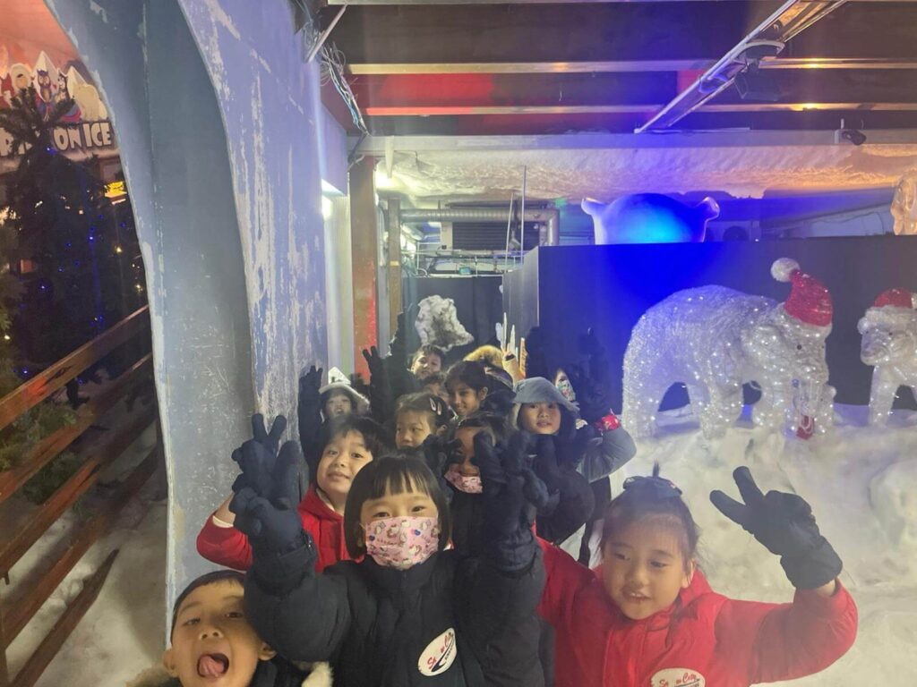 Children from MWS Christalite Student Care Centre had fun at Snow City during the June 2023 holidays