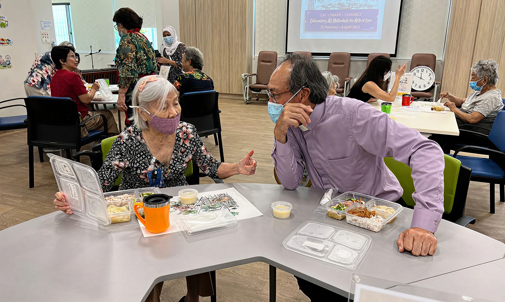 Feeding friendships
