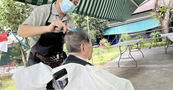 He hated his grandma’s haircut. Now he gives seniors the cuts they deserve